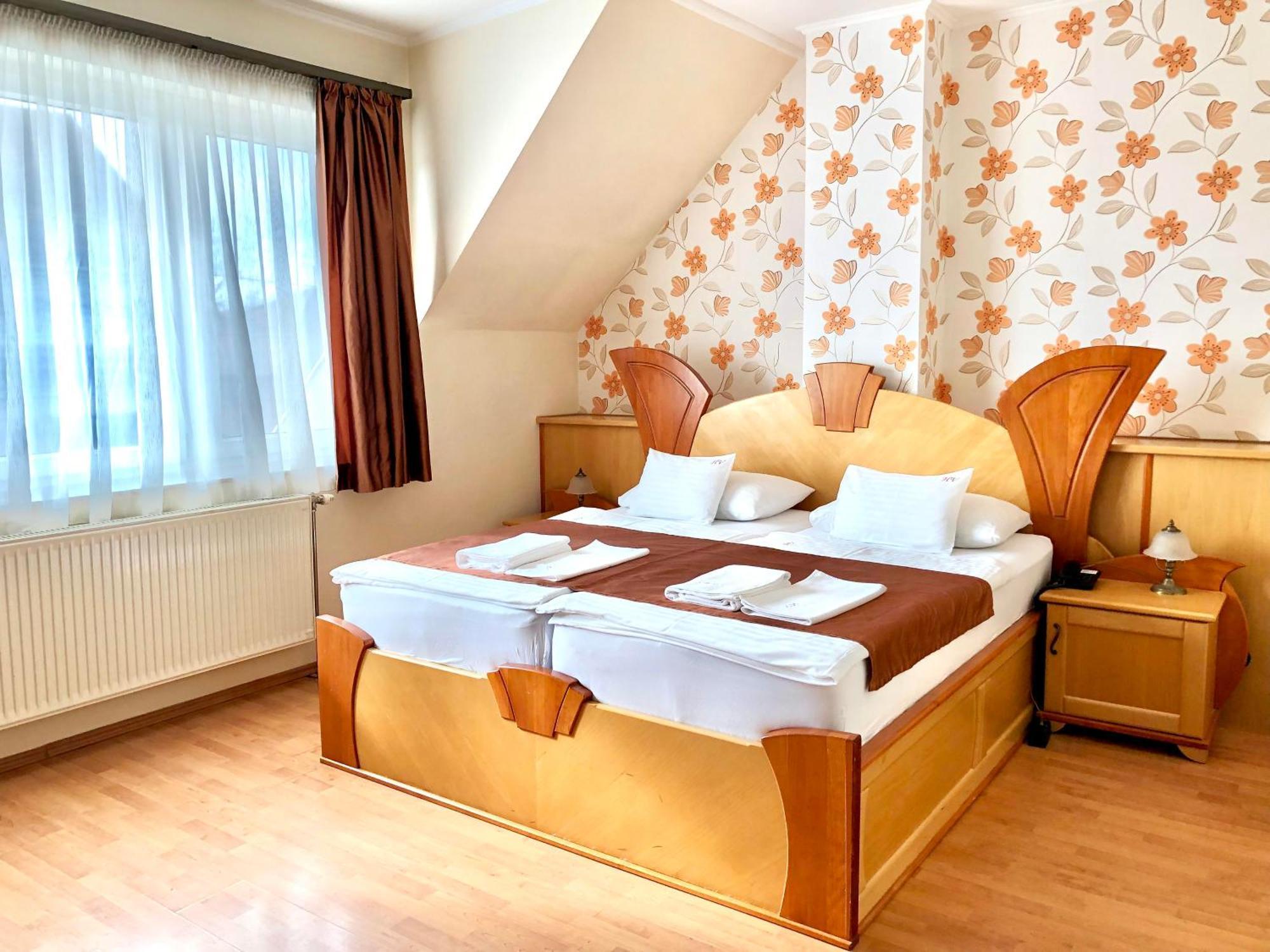 Het Vezer Apartmanhotel 3*